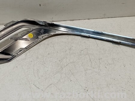 ФОТО Листва накладка бампера заднего хром для Audi (Ауди) A8 D5 (07.2017-...) Киев