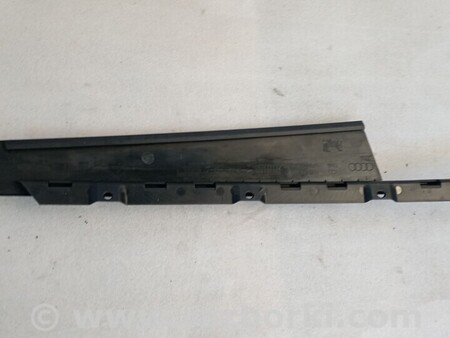 ФОТО Накладка двери стойки передняя правая для Audi (Ауди) A8 D5 (07.2017-...) Киев