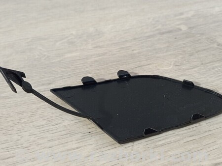 ФОТО Заглушка бампера буксировочного крюка передняя для Opel Adam (2013-2019) Киев