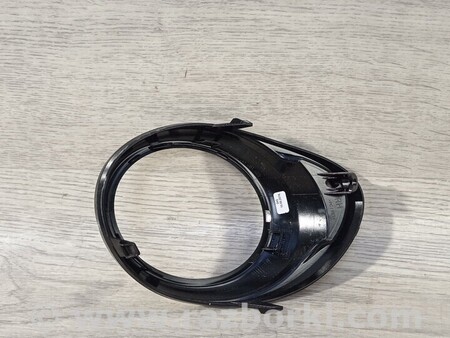 ФОТО Накладка Направляющая Крепление Кронштейн противотуманной фары правой для Opel Adam (2013-2019) Київ