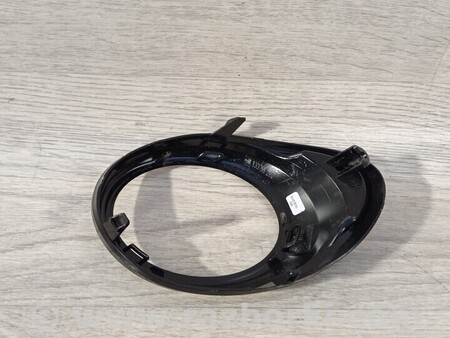 ФОТО Накладка Направляющая Крепление Кронштейн противотуманной фары правой для Opel Adam (2013-2019) Київ