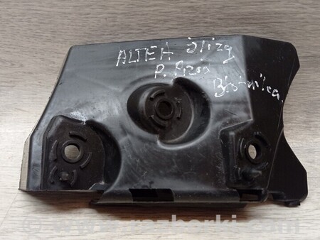 ФОТО Kронштейн кріплення направляюча переднього бампера правий для Seat Altea Киев