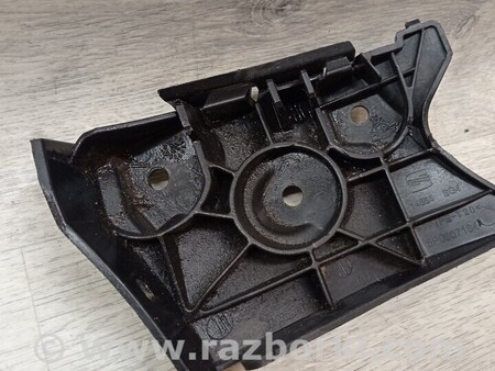 ФОТО Kронштейн кріплення направляюча переднього бампера правий для Seat Altea Киев