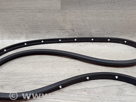 ФОТО Ущільнювач резинка двері дверки задній лівий Універсал для Opel Astra K (15-21) Київ