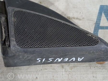 ФОТО Кутник внутрішній передніх правих дверей для Toyota Avensis (все года выпуска) Киев