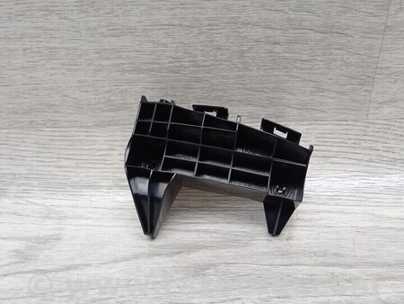 ФОТО Универсал Кронштейн направляющая бампера заднего правий для Toyota Avensis (все года выпуска) Киев