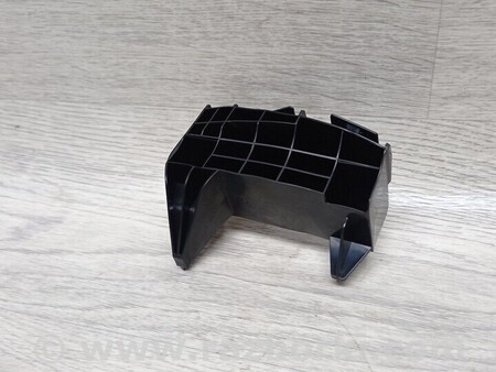 ФОТО Универсал Кронштейн направляющая бампера заднего правий для Toyota Avensis (все года выпуска) Киев