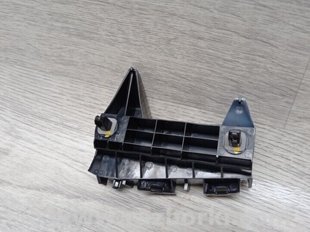 ФОТО Универсал Кронштейн направляющая бампера заднего правий для Toyota Avensis (все года выпуска) Киев