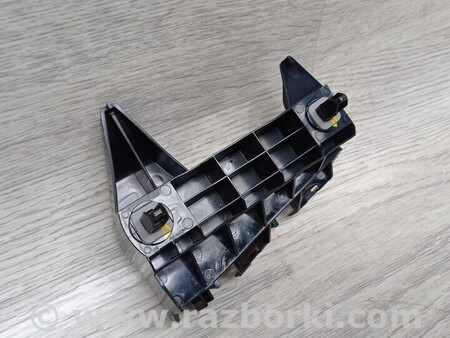 ФОТО Универсал Кронштейн направляющая бампера заднего правий для Toyota Avensis (все года выпуска) Киев