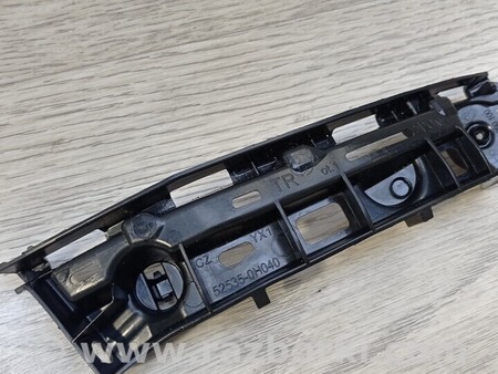 ФОТО Кронштейн Крепление Направляющая бампера переднего правый для Toyota Aygo AB40 (2014-...) Киев