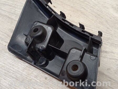 ФОТО Кронштейн кріплення направляюча заднього бампера правий для Mercedes-Benz B-klasse Киев