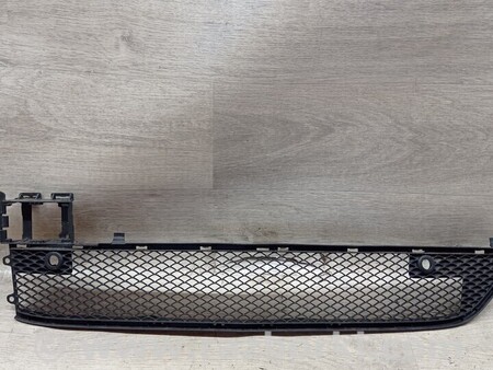 ФОТО Решетка радиатора бампера переднего для Mercedes-Benz B-klasse Киев