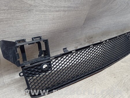 ФОТО Решетка радиатора бампера переднего для Mercedes-Benz B-klasse Киев