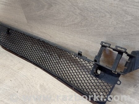 ФОТО Решетка радиатора бампера переднего для Mercedes-Benz B-klasse Киев