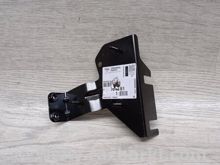 ФОТО Кронштейн крипление крила переднего левий для Citroen Berlingo Киев