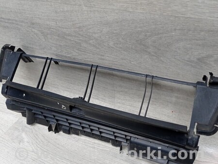 ФОТО Дефлектор повітря повітропровід радіатора нижній для Mercedes-Benz C-CLASS Киев