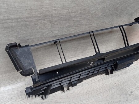 ФОТО Дефлектор повітря повітропровід радіатора нижній для Mercedes-Benz C-CLASS Киев