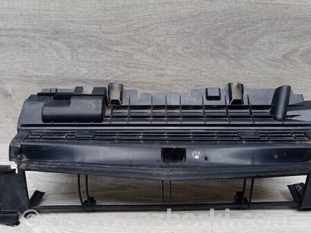 ФОТО Дефлектор повітря повітропровід радіатора нижній для Mercedes-Benz C-CLASS Киев