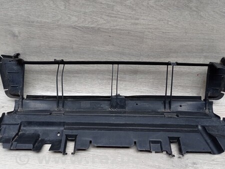 ФОТО Дефлектор повітря повітропровід радіатора нижній для Mercedes-Benz C-CLASS Киев