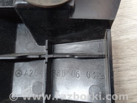 ФОТО Кронштейн кріплення направляюча заднього бампера правий для Mercedes-Benz C-CLASS Киев