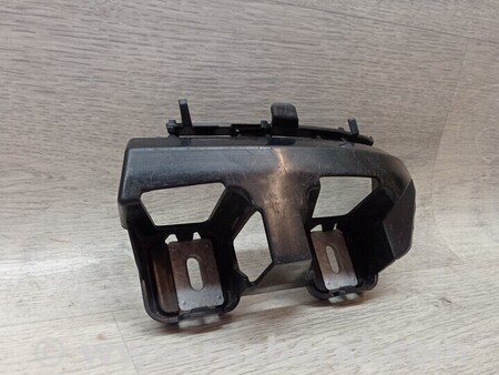 ФОТО Кронштейн кріплення направляюча заднього бампера правий для Mercedes-Benz C-CLASS Киев