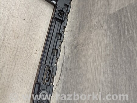 ФОТО Кронштейн кріплення направляюча опора заднього бампера правий для Mercedes-Benz C-CLASS Киев