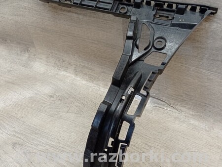 ФОТО Кронштейн кріплення направляюча опора заднього бампера правий для Mercedes-Benz C-CLASS Киев