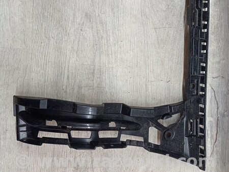 ФОТО Кронштейн кріплення направляюча опора заднього бампера правий для Mercedes-Benz C-CLASS Киев