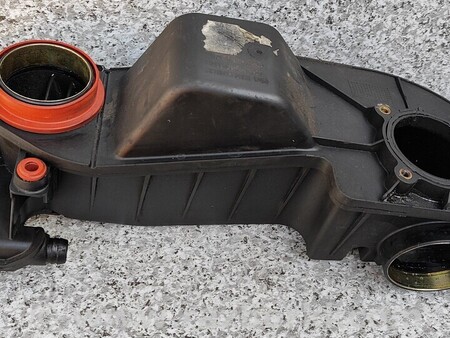 ФОТО Маслоотделитель системы вентиляции картера для Mercedes-Benz C-CLASS Киев