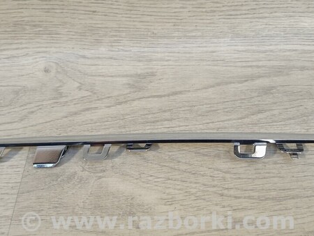 ФОТО Накладка молдинг решетка радиатора левая для Mercedes-Benz C-CLASS Киев