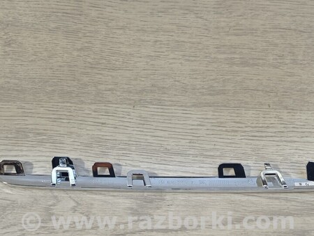 ФОТО Накладка молдинг решетка радиатора левая для Mercedes-Benz C-CLASS Киев