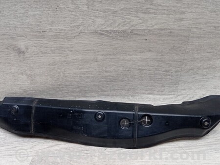 ФОТО Уплотнитель Накладка Кронштейн бампера переднего левый для Mercedes-Benz C-CLASS Киев