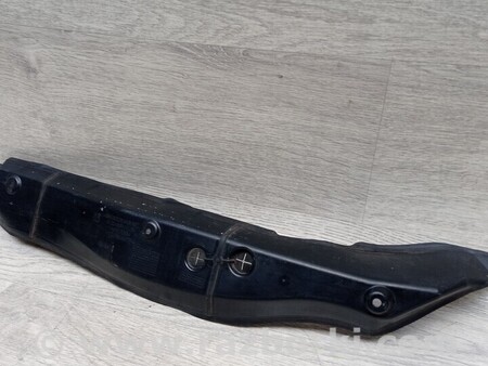 ФОТО Уплотнитель Накладка Кронштейн бампера переднего левый для Mercedes-Benz C-CLASS Киев