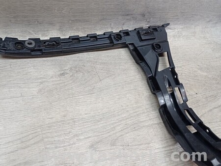 ФОТО Kронштейн кріплення направляюча заднього бампера лівий Універсал для Mercedes-Benz C-CLASS Киев