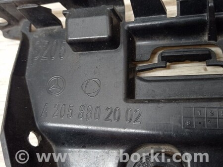 ФОТО Kронштейн кріплення направляюча заднього бампера лівий Універсал для Mercedes-Benz C-CLASS Киев