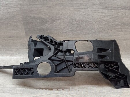 ФОТО Кронштейн кріплення напрявляюча бампера переднього правий для Ford C-Max Mk1, Mk2 Киев