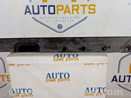 ФОТО Поріг пластиковий правий для Toyota Camry (все года выпуска) Киев