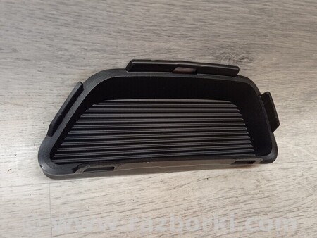 ФОТО Заглушка накладка заднього бампера лівий для Renault Captur (2013-...) Киев