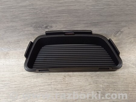 ФОТО Заглушка накладка заднього бампера правий для Renault Captur (2013-...) Киев