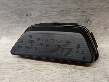 ФОТО Заглушка накладка заднього бампера правий для Renault Captur (2013-...) Киев