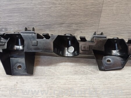 ФОТО Кронштейн кріплення направляюча заднього бампера лівий для Renault Captur (2013-...) Киев