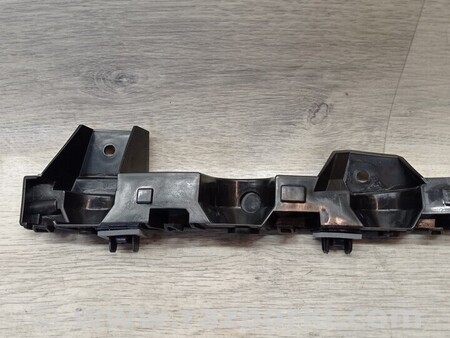 ФОТО Кронштейн кріплення направляюча заднього бампера правий для Renault Captur (2013-...) Киев