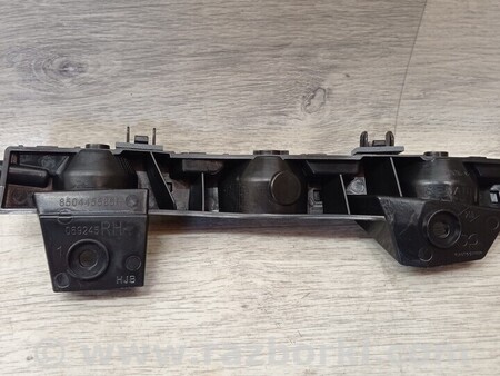 ФОТО Кронштейн кріплення направляюча заднього бампера правий для Renault Captur (2013-...) Киев