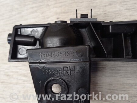 ФОТО Кронштейн кріплення направляюча заднього бампера правий для Renault Captur (2013-...) Киев