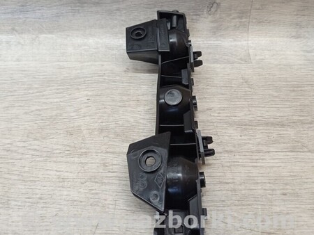 ФОТО Кронштейн кріплення направляюча заднього бампера правий для Renault Captur (2013-...) Киев