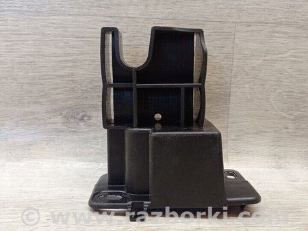 ФОТО Кронштейн кріплення направляюча підсилювача переднього бампера правий для Renault Captur (2013-...) Киев