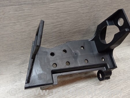 ФОТО Кронштейн кріплення тримач фари ліхтаря переднього бампера для Renault Captur (2013-...) Киев