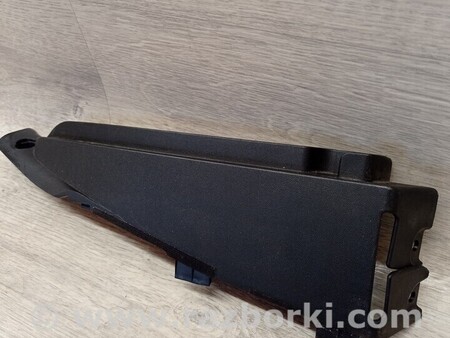 ФОТО Обшивка накладка направляюча шторки багажника права для KIA Ceed Киев