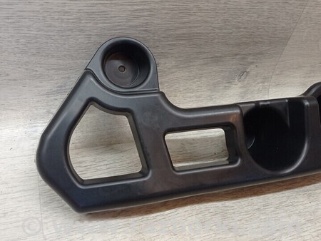 ФОТО Кронштейн кріплення направляюча заднього бампера лівий Універсал для Renault Clio Киев