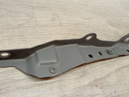 ФОТО Кронштейн кріплення направляюча крила переднього бампера лівий для Renault Clio Киев